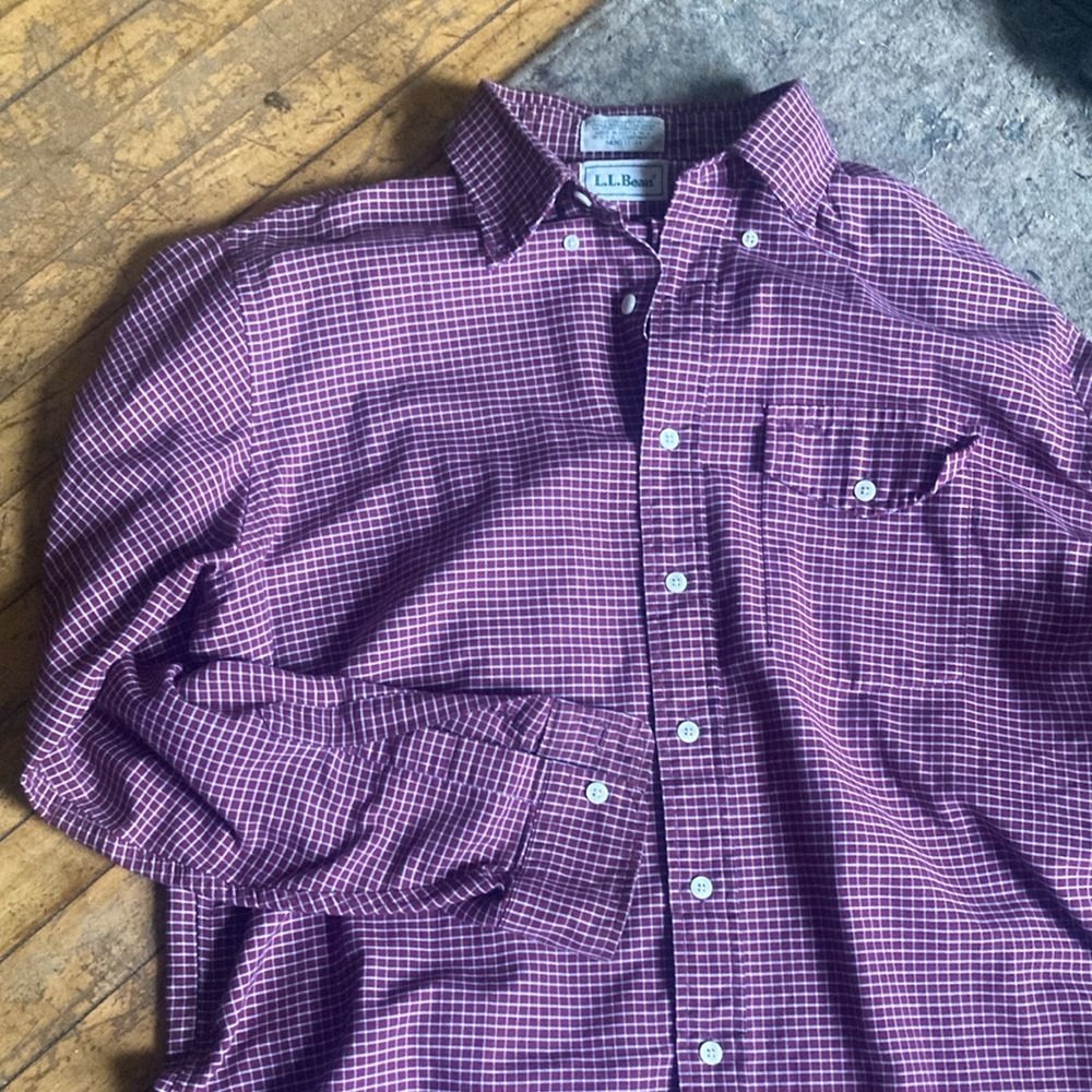 L.L. Bean Men's Burgundy Plaid Button Down Shirt EUC